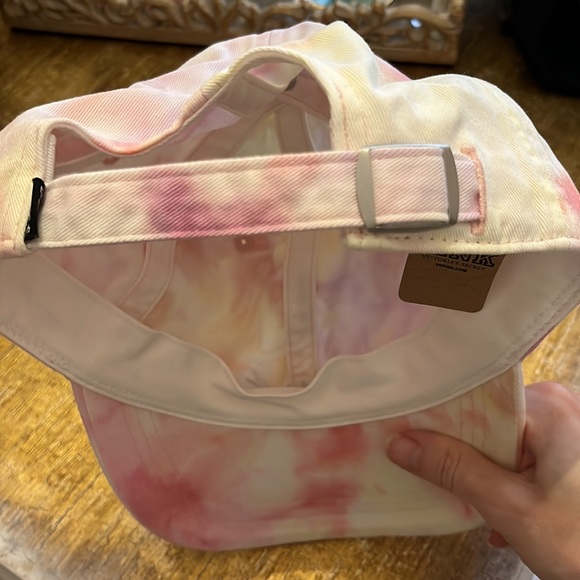NWT VS Victorias Secret Pink Adjustable Baseball Hat
Cap Pink Daisy Tie Dye - Picture 3 of 9